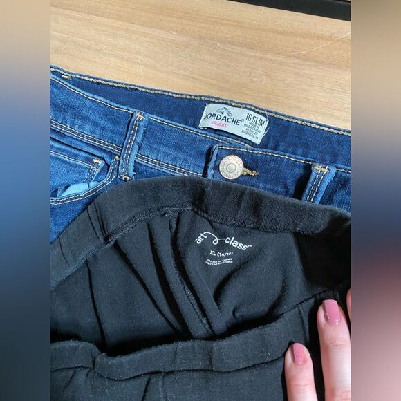 Two pairs kids pants - Picture 3 of 3